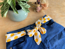 Charger l'image dans la galerie, CEINTURE FOULARD - Popeline Viscose Blanc Pois Jaune