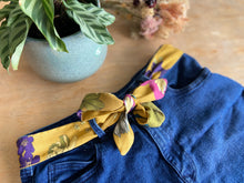 Charger l'image dans la galerie, CEINTURE FOULARD - Coton Moutarde Fleurs Fuchsias