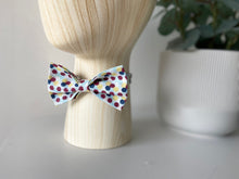 Charger l'image dans la galerie, NŒUD PAPILLON - Bleu Clair Violet Geometrik Pastel