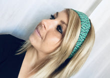 Charger l'image dans la galerie, HEADBAND À NOUER - Vert Green Feuilles