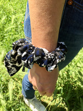 Charger l'image dans la galerie, FOULCHIE - Tacheté Bleu et Noir