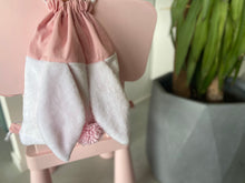 Charger l'image dans la galerie, SAC À DOS LAPIN - Tout Doux Rose