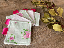 Charger l'image dans la galerie, LINGETTES 100% Coton éponge - Lot de 5 Fleuri (Panier en option) Vert d'Eau et Rose