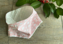 Charger l'image dans la galerie, SNOOD ENFANT - Blanc Gaufré et Rose Nuages