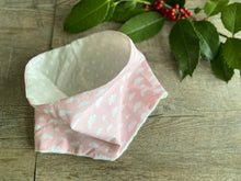 Charger l'image dans la galerie, SNOOD ENFANT - Blanc Gaufré et Rose Nuages