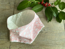 Charger l'image dans la galerie, SNOOD ENFANT - Blanc Gaufré et Rose Nuages