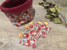 Charger l'image dans la galerie, LINGETTES 100% Coton éponge - Lot de 5 Rouge Fleuri (Panier en option)