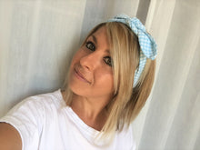 Charger l'image dans la galerie, HEADBAND À NOUER - Vichy Bleu Clair Saint-Tropez