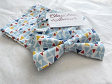 Charger l'image dans la galerie, NŒUD PAPILLON - Bleu Clair Rouge et Jaune Triangle Pastel