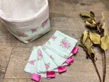 Charger l'image dans la galerie, LINGETTES 100% Coton éponge - Lot de 5 Fleuri (Panier en option) Vert d'Eau et Rose