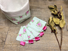 Charger l'image dans la galerie, LINGETTES 100% Coton éponge - Lot de 5 Fleuri (Panier en option) Vert d'Eau et Rose